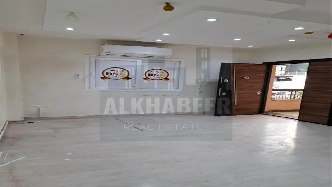 Ground floor with private entrance