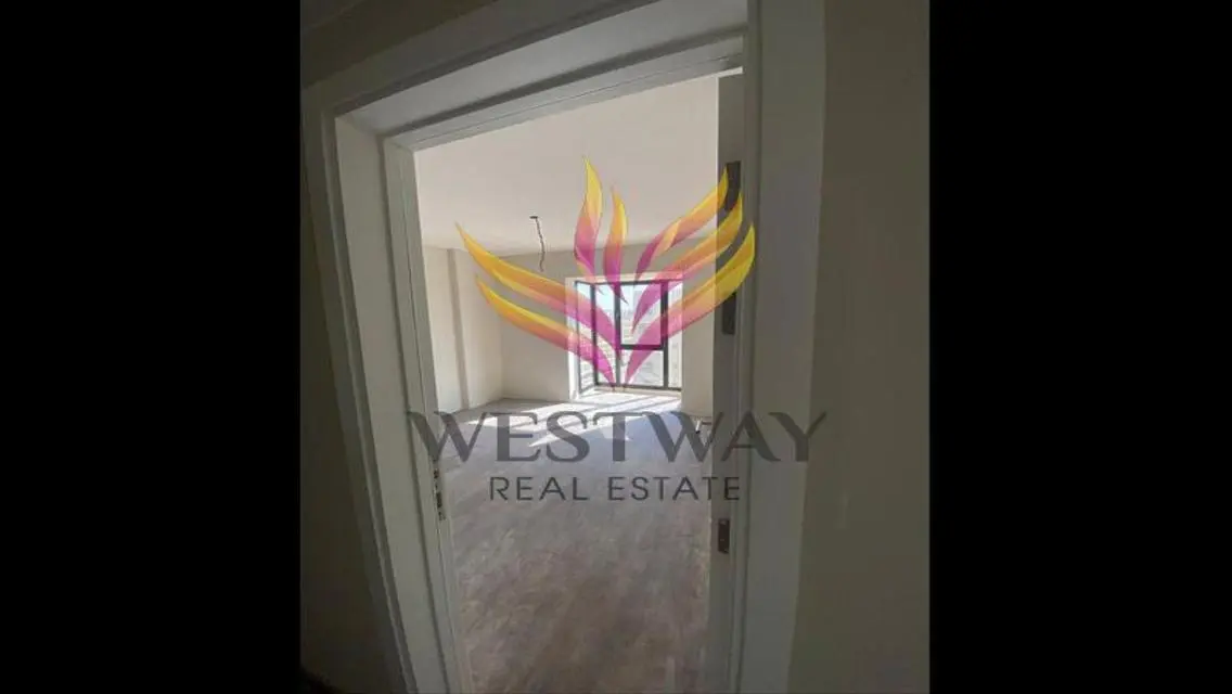 للايجار شقه اول سكن فاضيه كمبوند owest اورسكوم