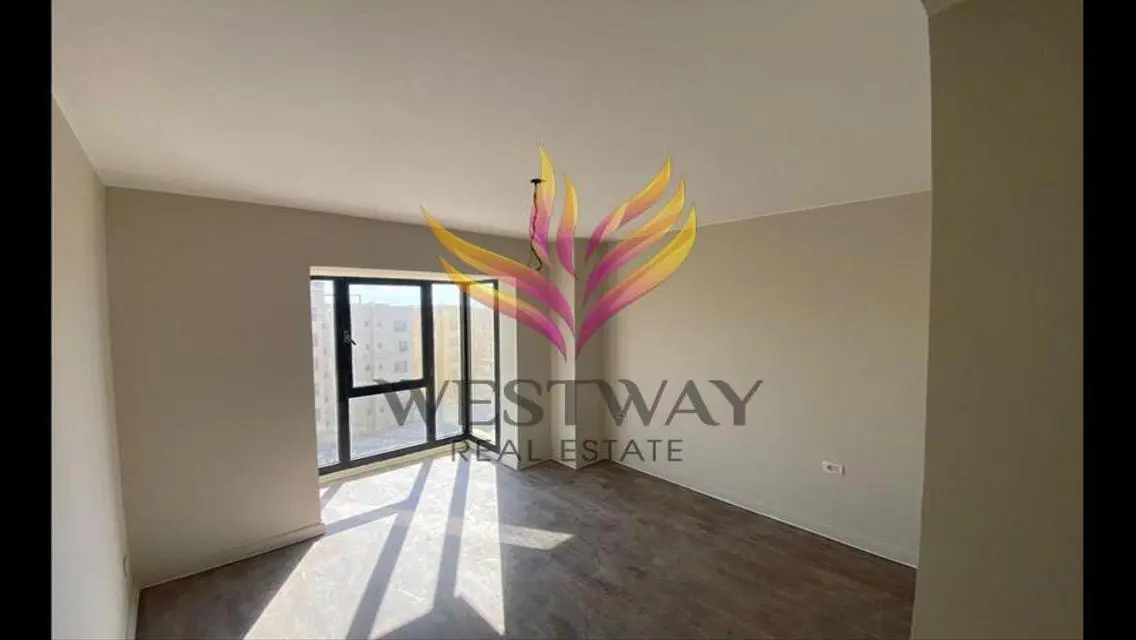 للايجار شقه اول سكن فاضيه كمبوند owest اورسكوم