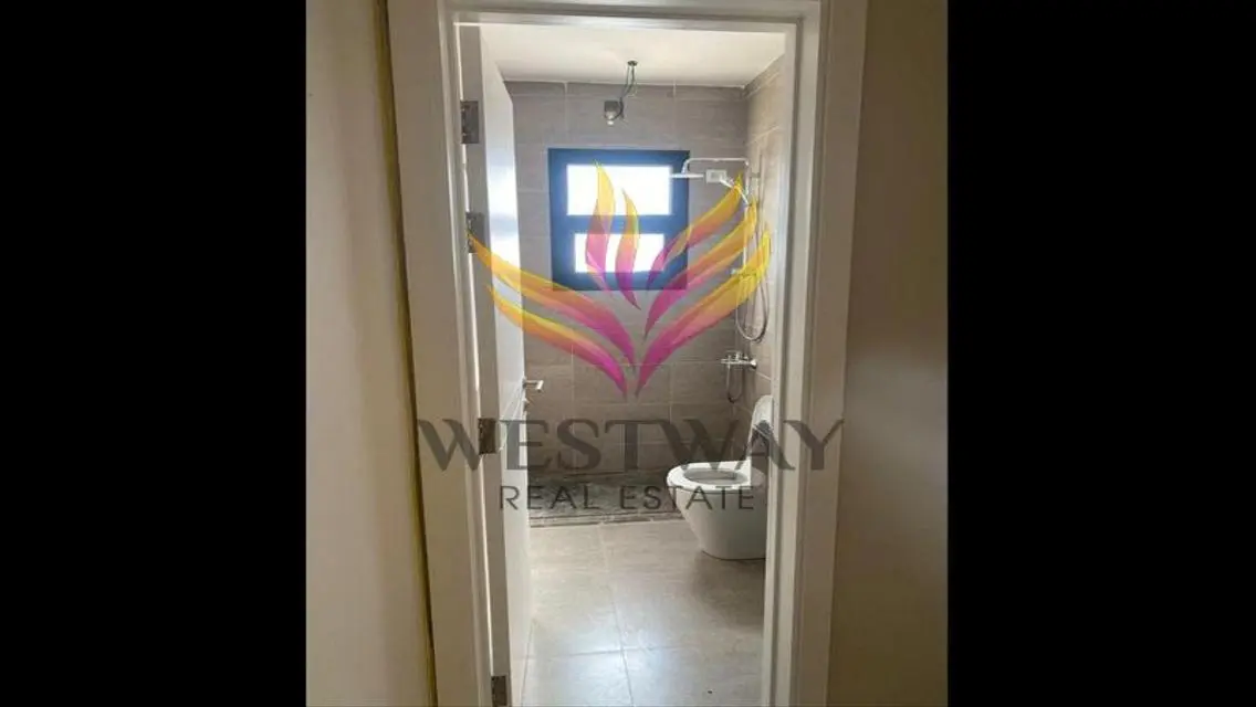 للايجار شقه اول سكن فاضيه كمبوند owest اورسكوم