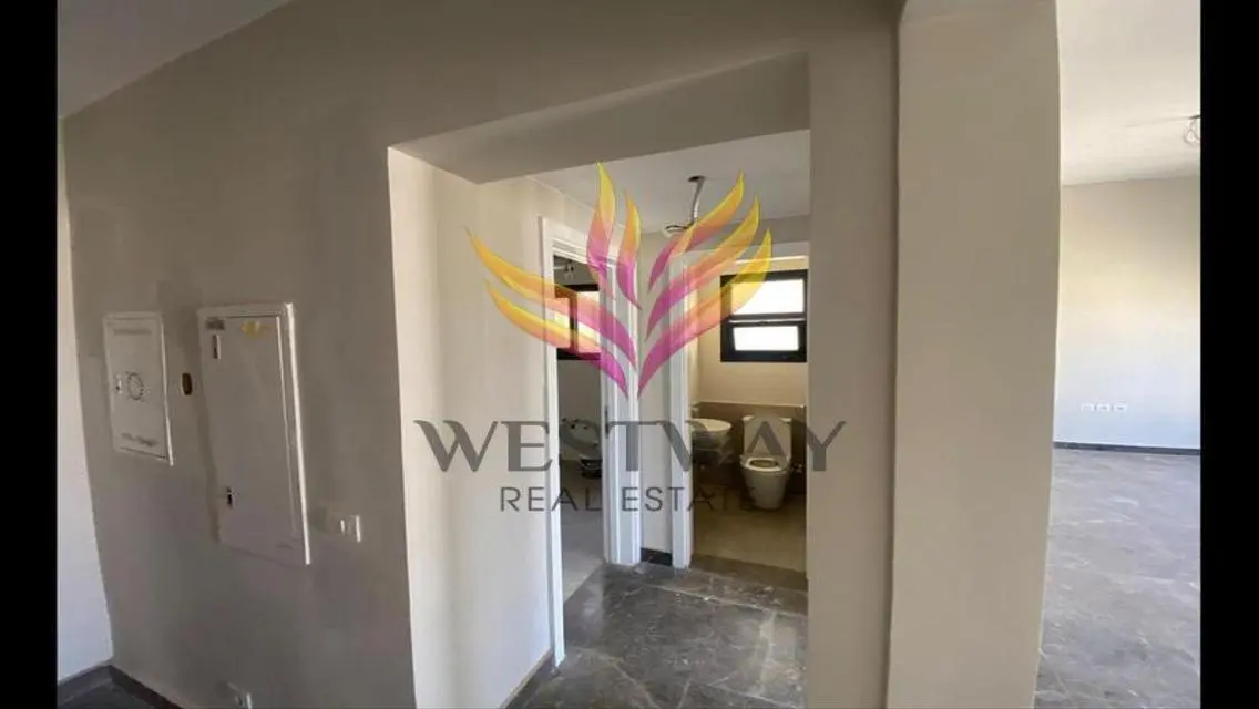 للايجار شقه اول سكن فاضيه كمبوند owest اورسكوم