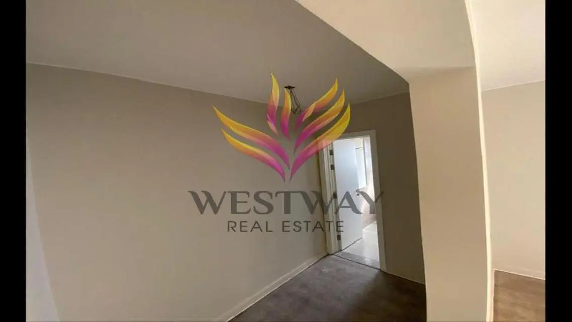 للايجار شقه اول سكن فاضيه كمبوند owest اورسكوم