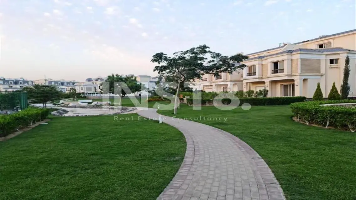 اي فيلا روف للبيع بسعر قديم ف ماونتن فيوهايد بارك