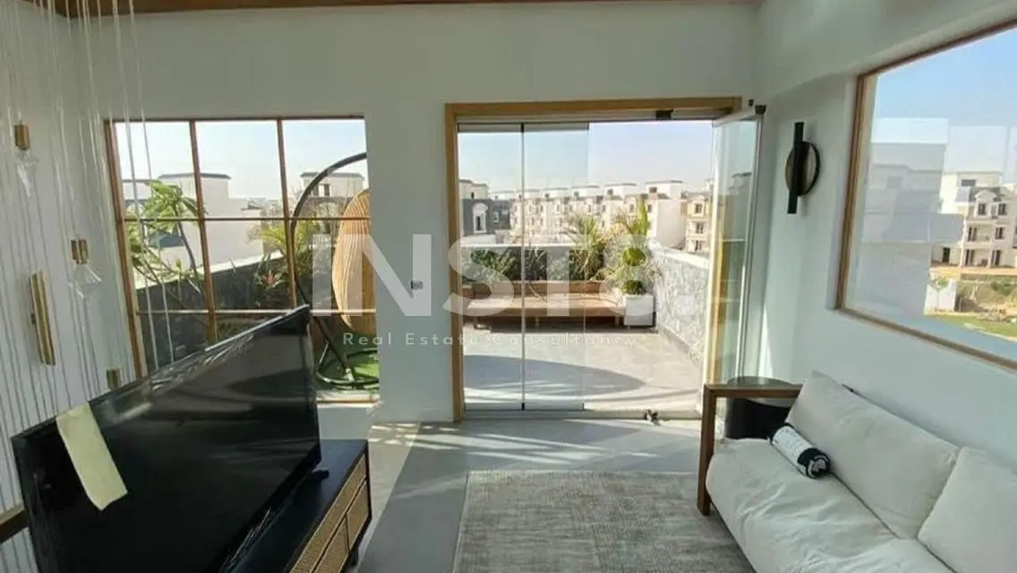 اي فيلا روف للبيع بسعر قديم ف ماونتن فيوهايد بارك