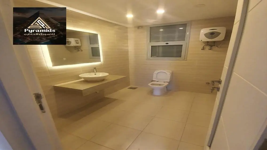 شقه ارضي بجاردن في بالم باركس