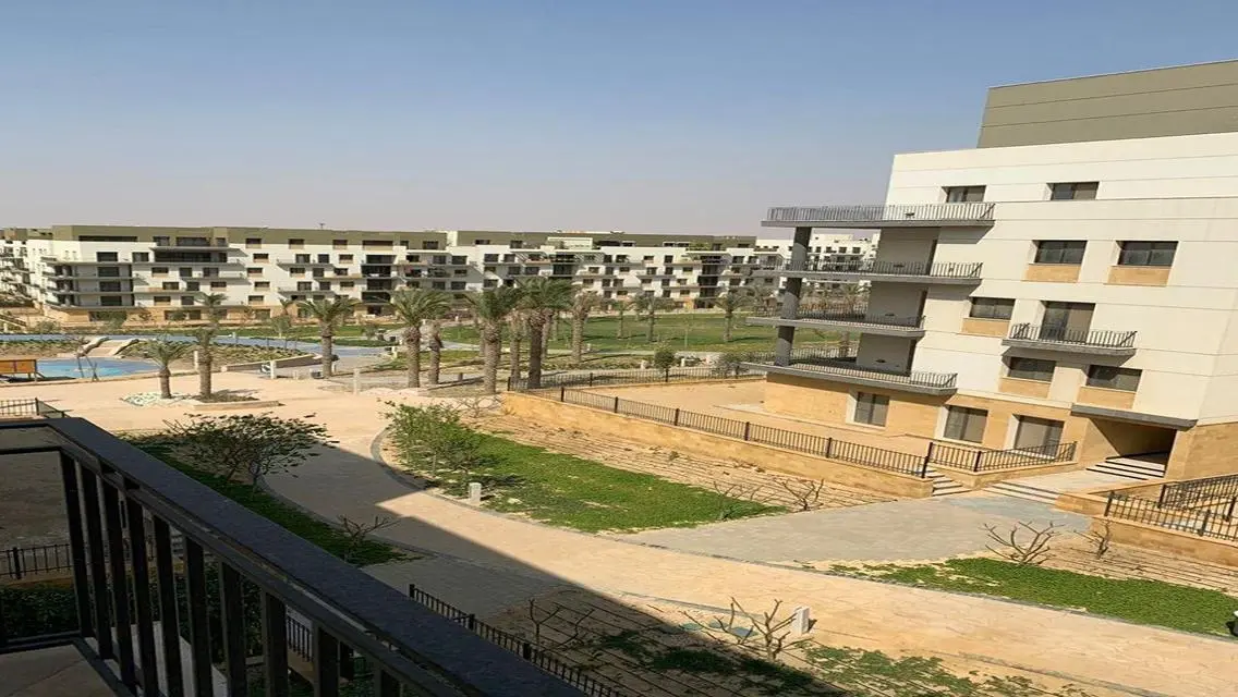 شقة تشطيب كامل بموقع مميز.