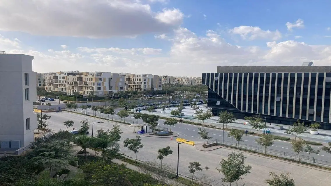 شقة تشطيب كامل بموقع مميز.