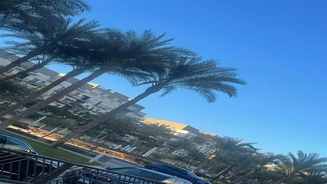 شقة تشطيب كامل بموقع مميز.