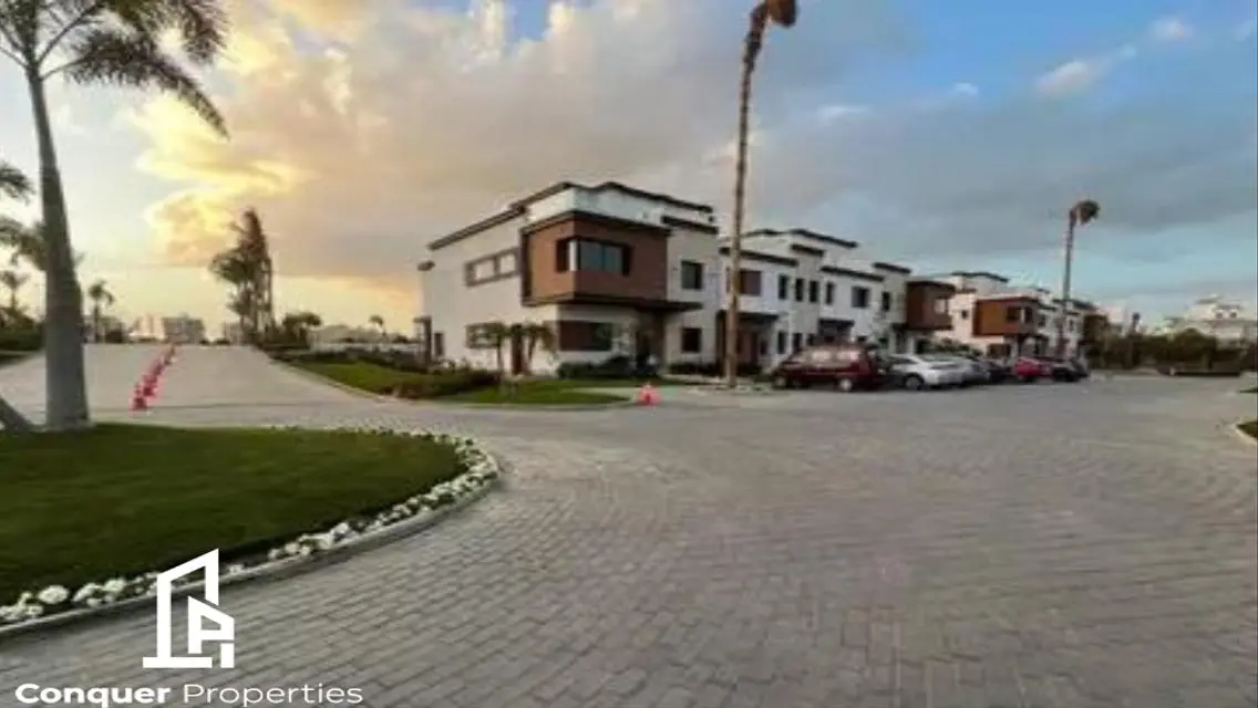 Garden View Townhouse For Sale At Azzar1 New Cairo