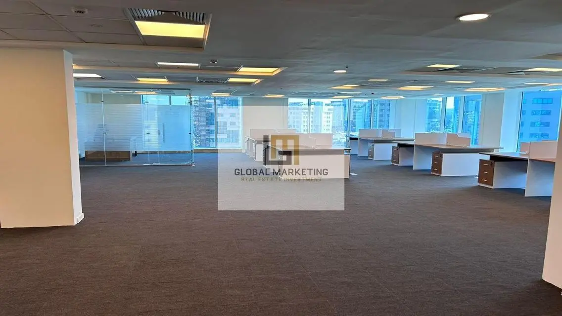Office 790m finished and furnished  rent North90