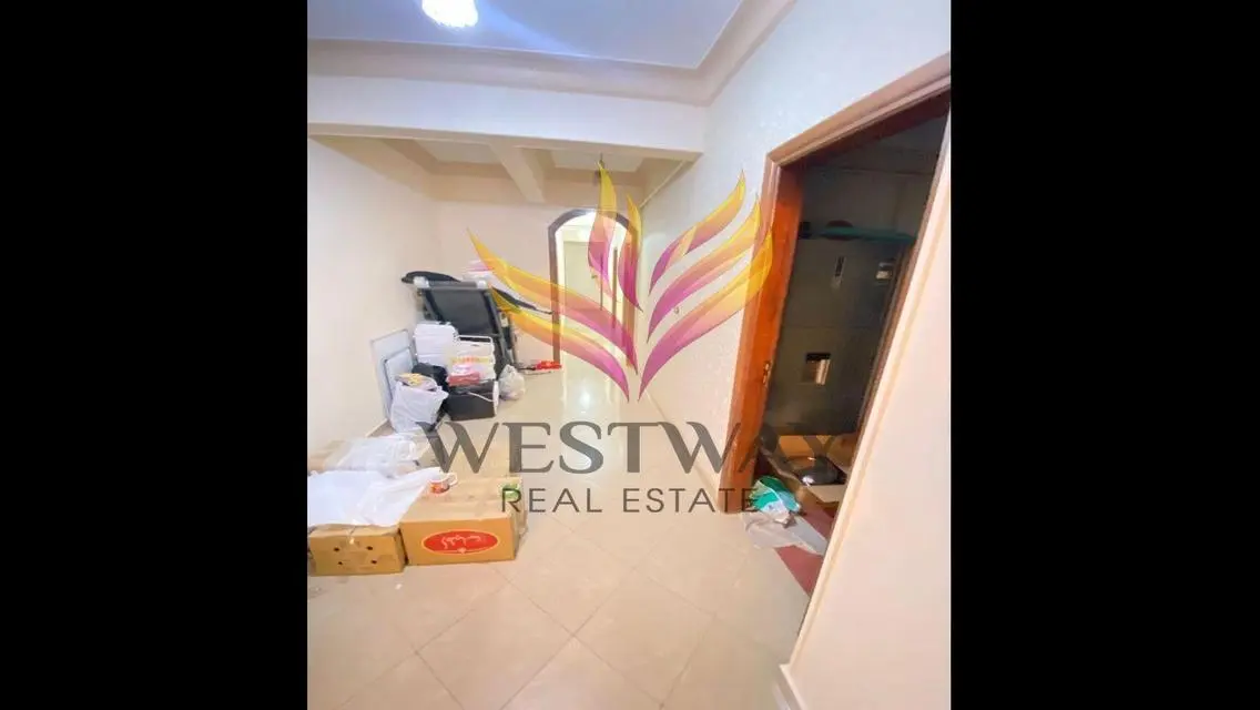 شقه للايجار مطبخ تكيفيات اجهزه كمبوند بيفرلي 4 غرف