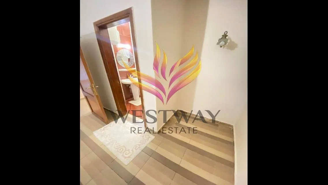 شقه للايجار مطبخ تكيفيات اجهزه كمبوند بيفرلي 4 غرف
