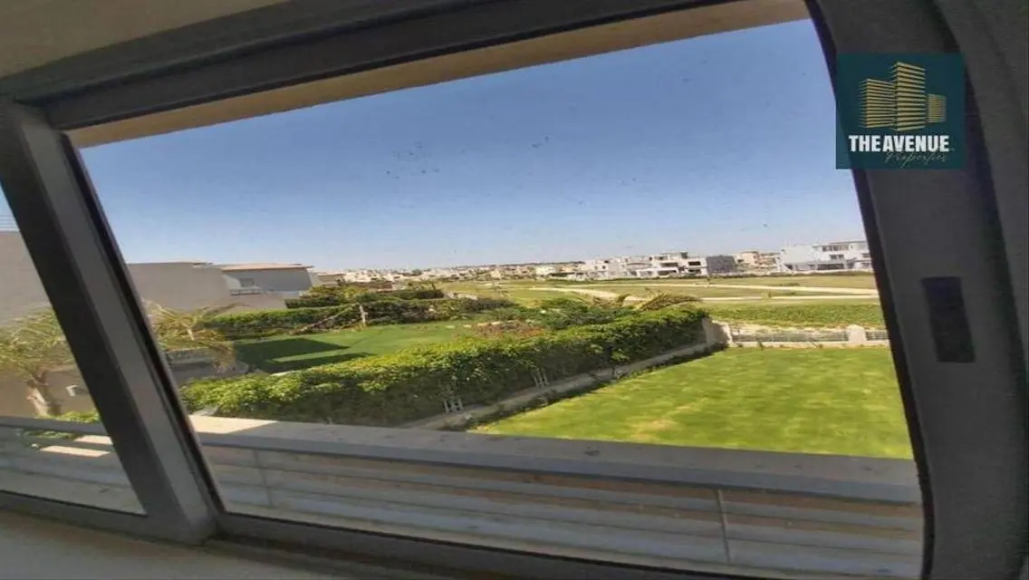 Twin House Landscape View 4Rent At Golf Extension