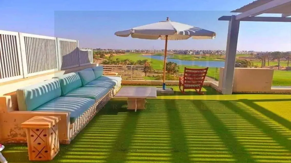 Chalet on the beach for sale, delivery in one year