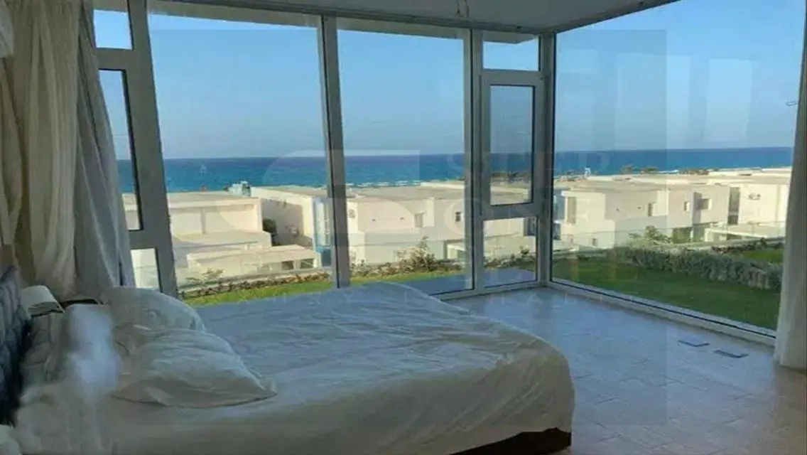 Chalet on the beach for sale, delivery in one year