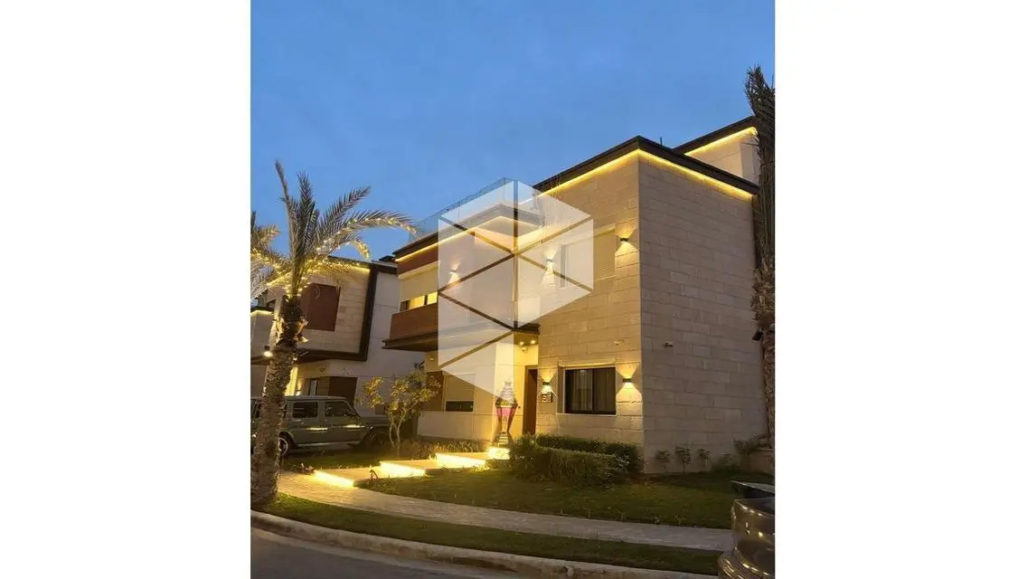 Middle Townhouse in Azzar – 5% DP &amp; Landscape View
