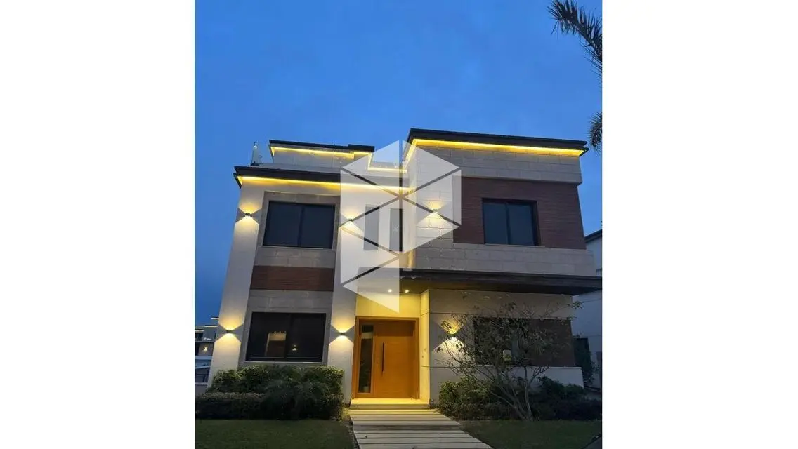 Middle Townhouse in Azzar – 5% DP &amp; Landscape View