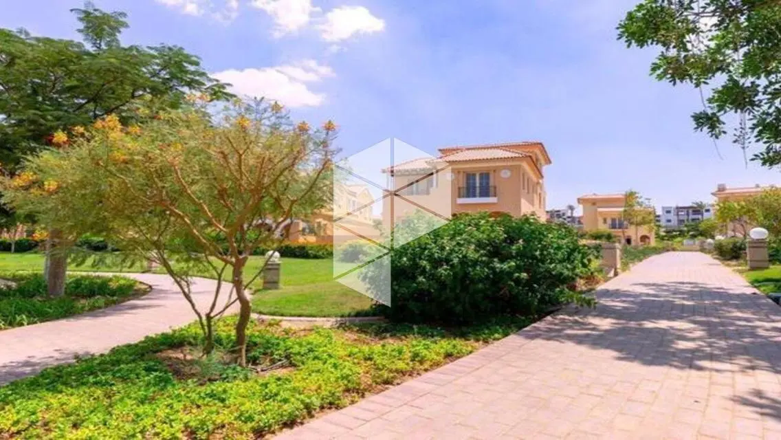 Luxury Twin House for Sale in Hyde Park New Cairo