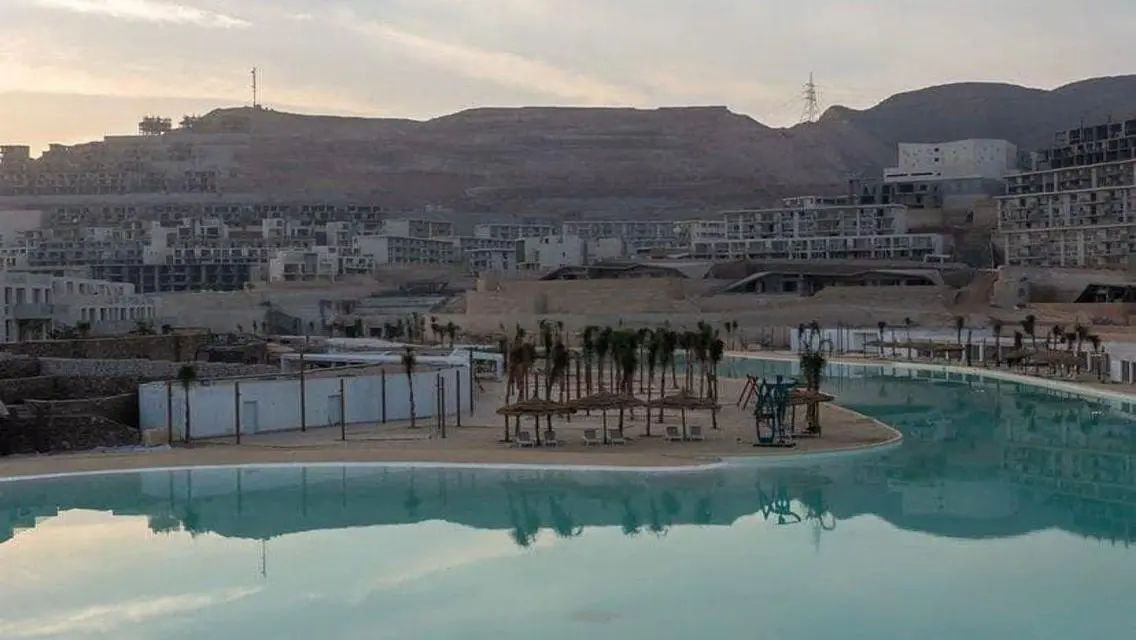 شاليه شايف بحر و لاجون للبيع في المونت جلاله 