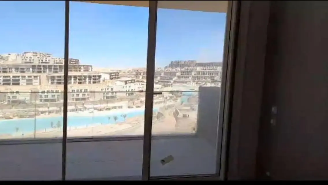 شاليه شايف بحر و لاجون للبيع في المونت جلاله 