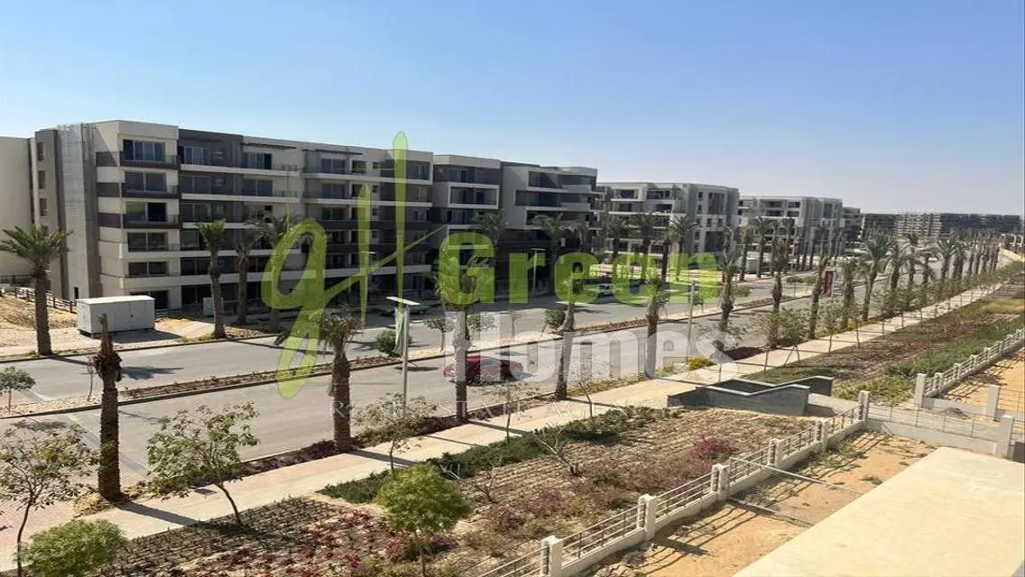 شقة بحديقة للبيع في بالم هيلز القاهرة الجديدة