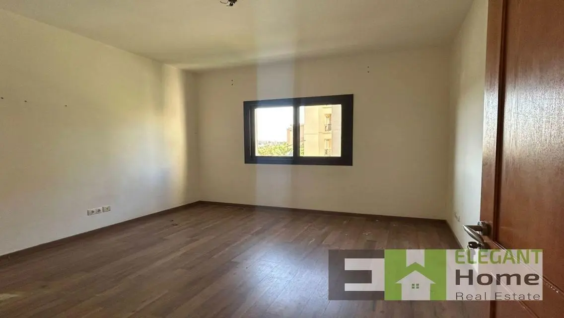 Exclusive Apartment in Mivida for 50000