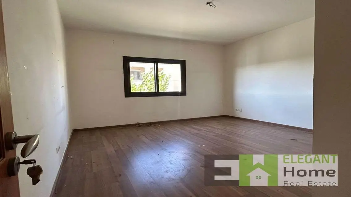 Exclusive Apartment in Mivida for 50000