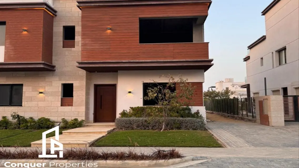 Garden View Townhouse For Sale At Azzar1 New Cairo