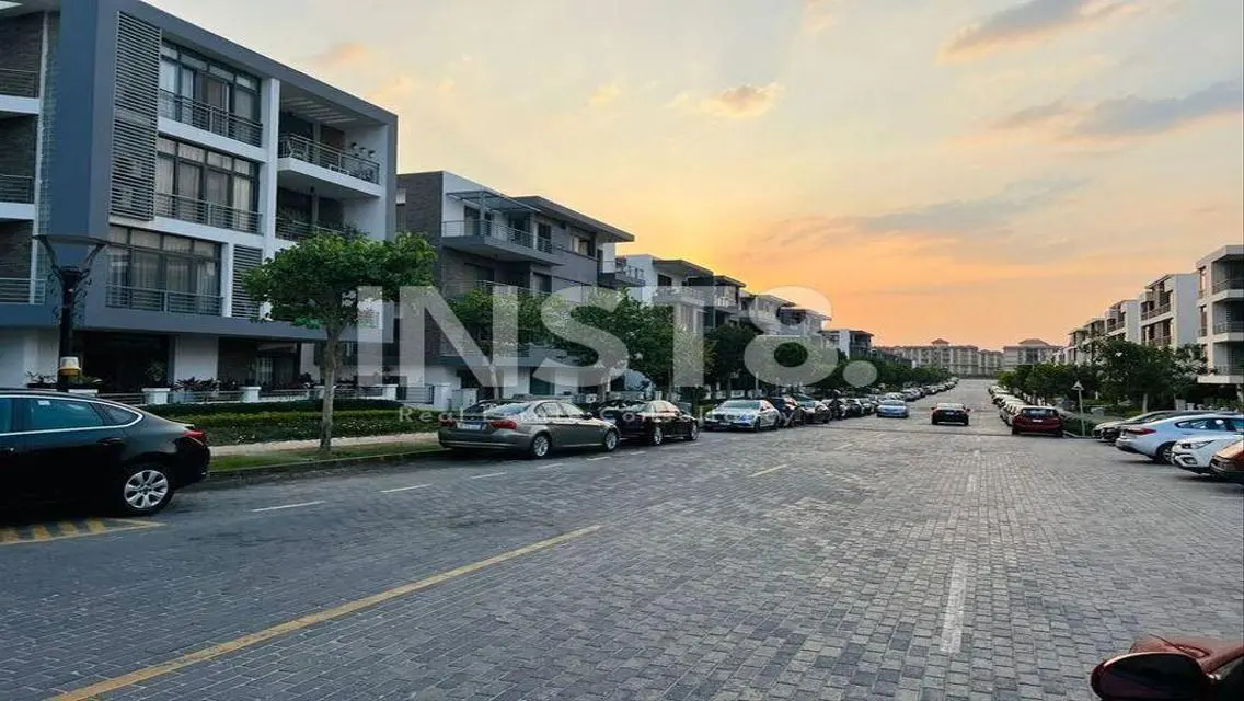 Apartment +garden for sale in Taj City old price