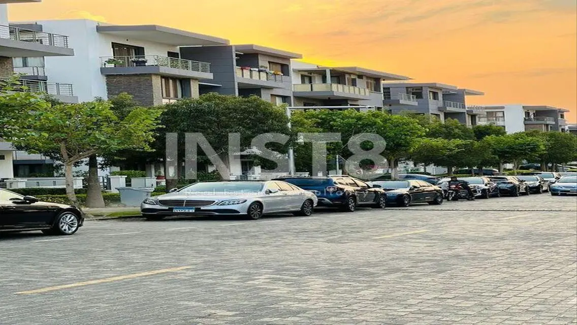 Apartment +garden for sale in Taj City old price