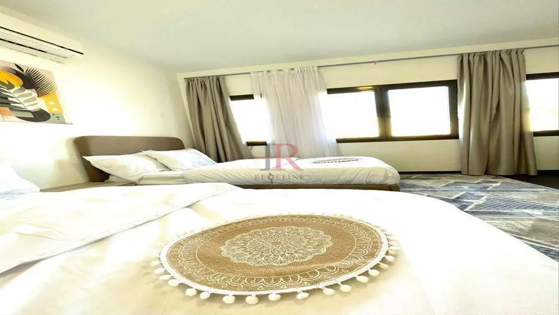 Luxury Apartment with 300 sqm Space and Balcony Overlooking a Landmark