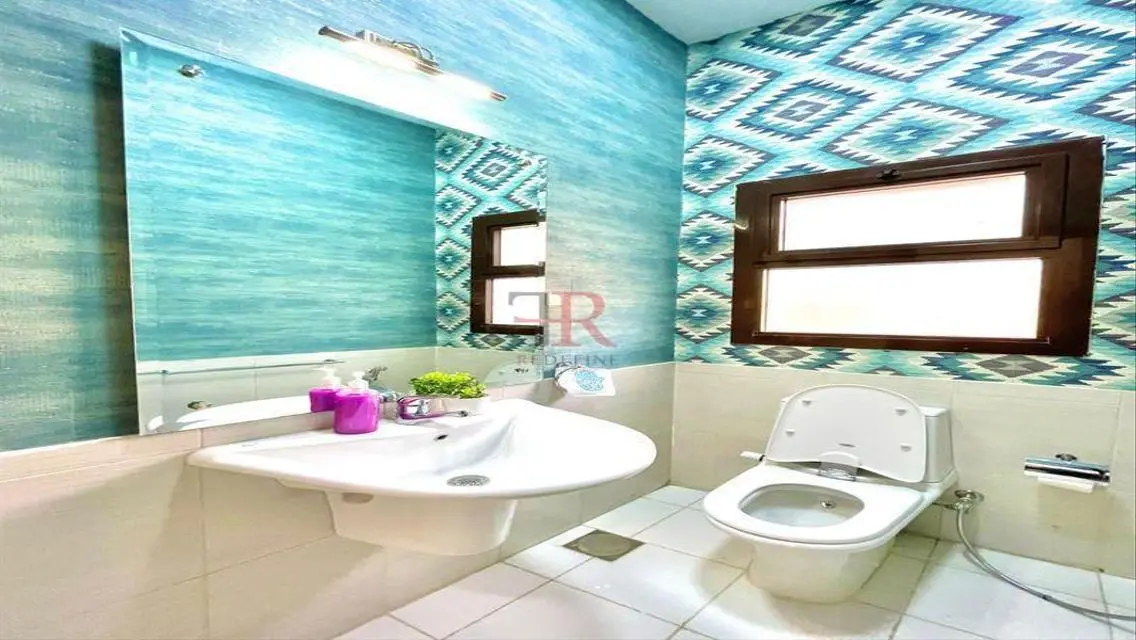 Luxury Apartment with 300 sqm Space and Balcony Overlooking a Landmark