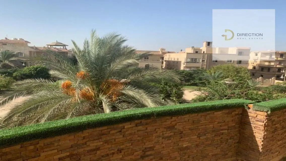 فرصة شقة أرضي بحديقة امامية كبيرة بكمبوند النخيل