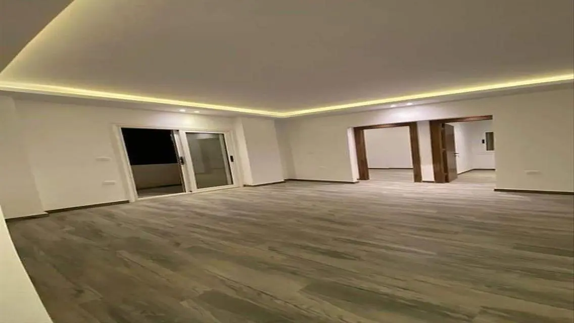 شقه 3 غرف متشطبه للبيع دايركت لاجون فى بالم هيلز