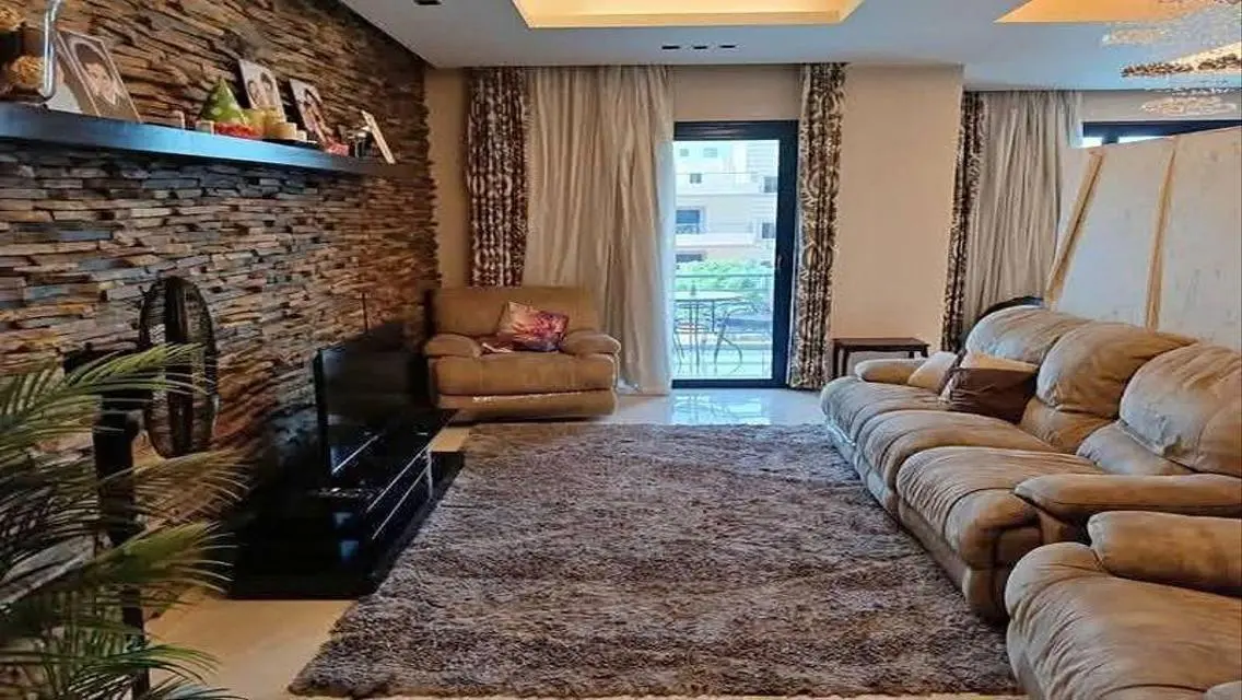 شقه 3 غرف متشطبه للبيع دايركت لاجون فى بالم هيلز