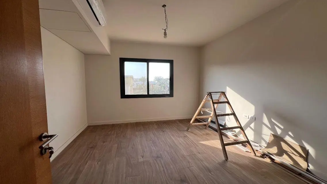 Luxurious Semi-Furnished Apartment In V Residence