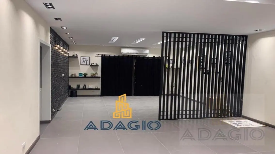 للبيع شقه ارضي بجنينه بالكورتيارد سوديك ويست