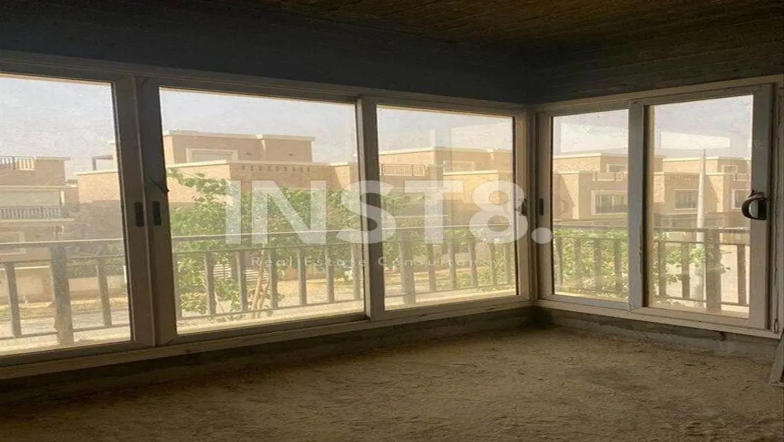 فيلا للبيع بالسعر القديم ف تاج سيتي التجمع