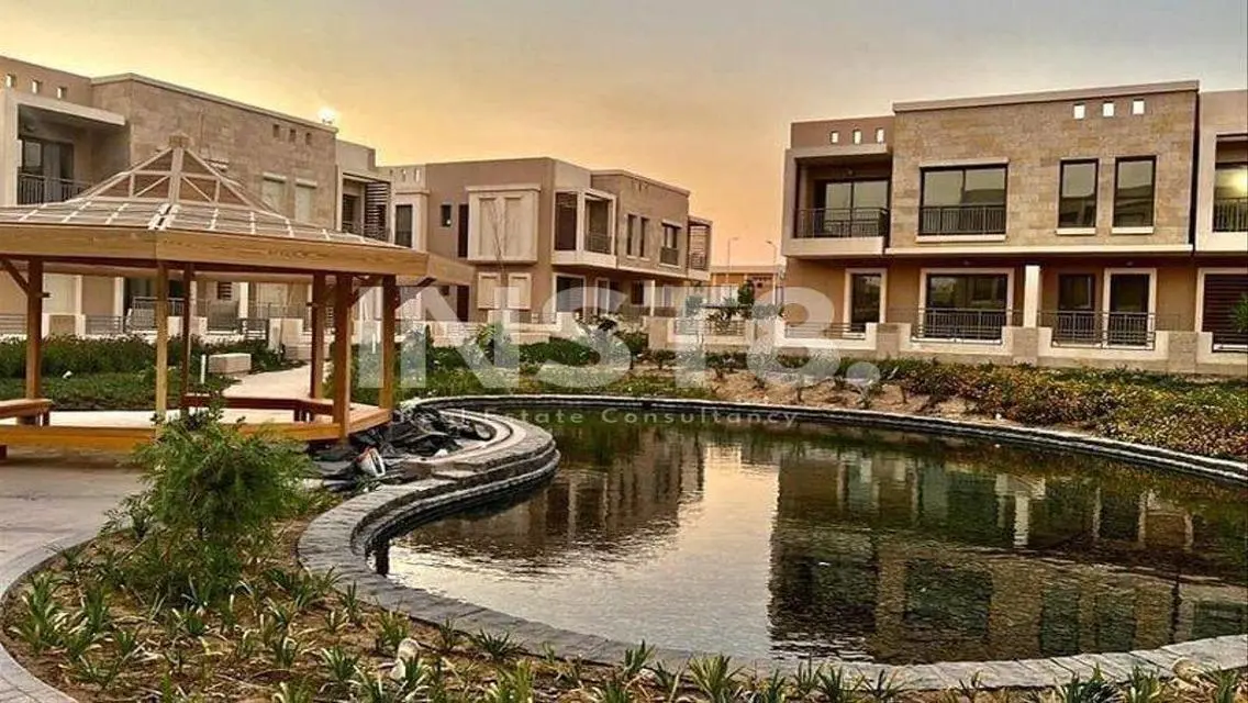 فيلا للبيع بالسعر القديم ف تاج سيتي التجمع
