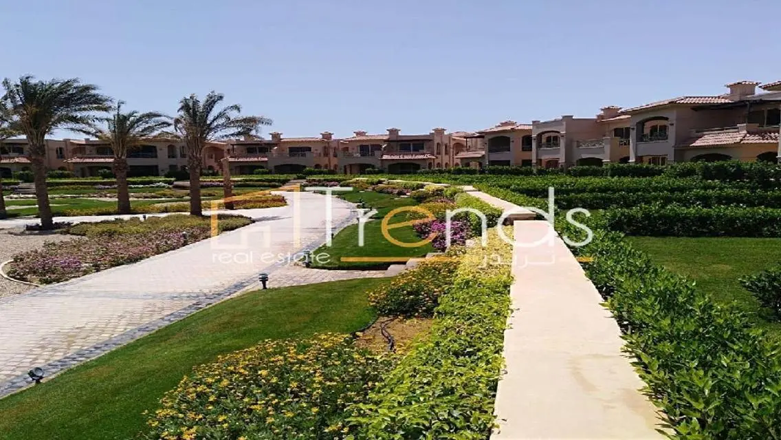 Luxury Apartment with Private Balcony and Garden
