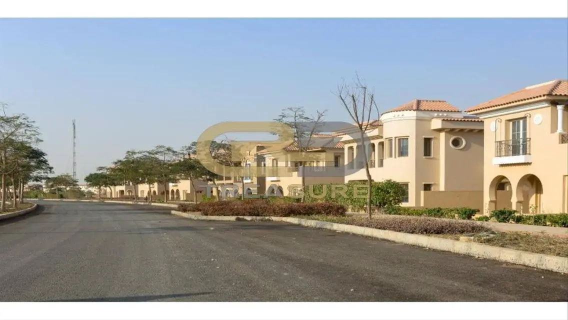 Standalone Villa in Hyde park prime location     .