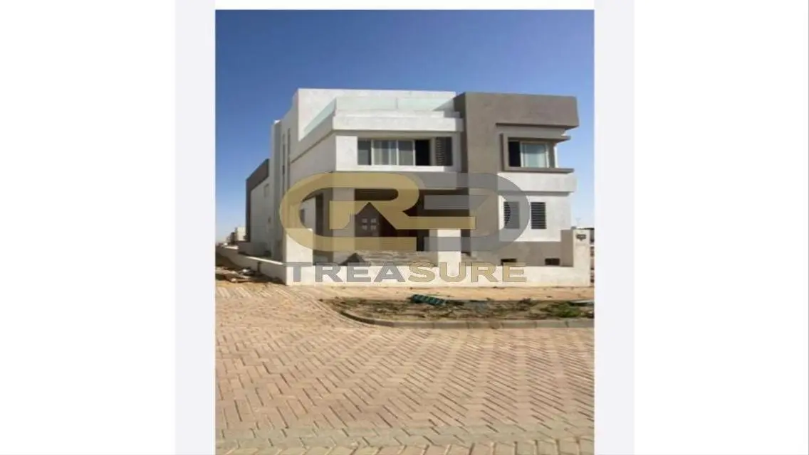 Standalone Villa in Hyde park prime location     .