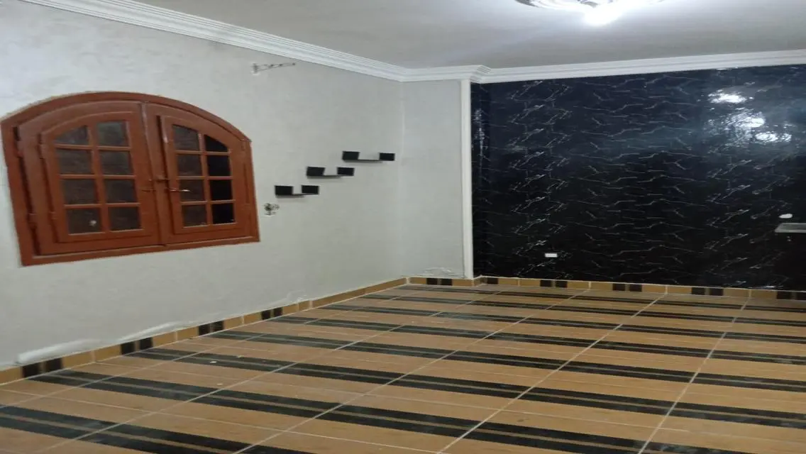 للايجار استديوب3500جم بالحي الخامس الترا سوبر لوكس