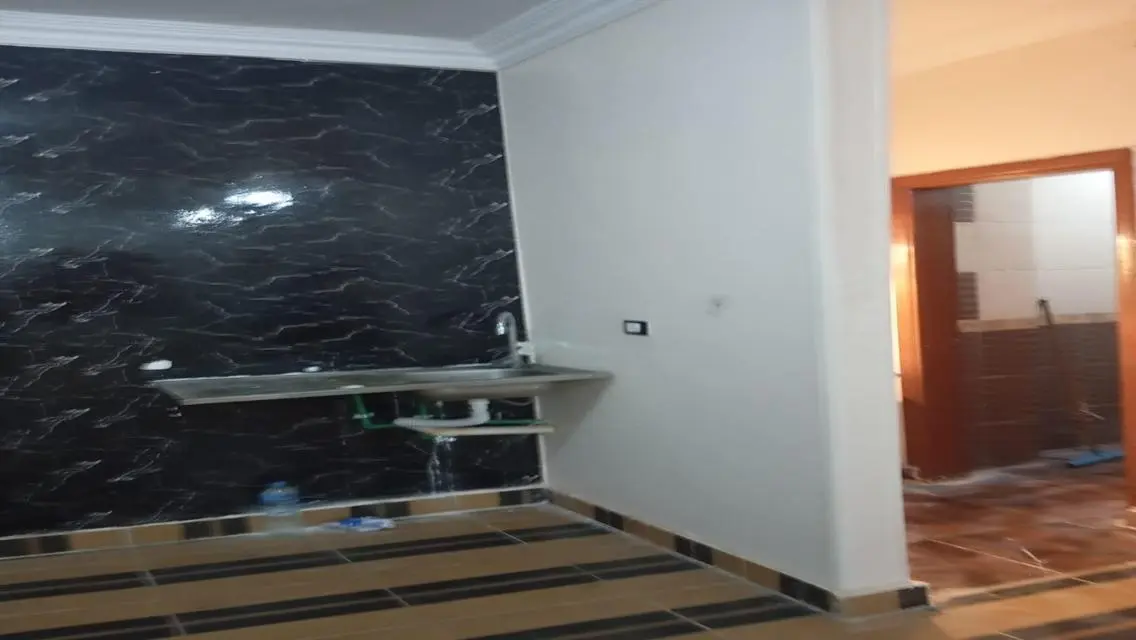 للايجار استديوب3500جم بالحي الخامس الترا سوبر لوكس