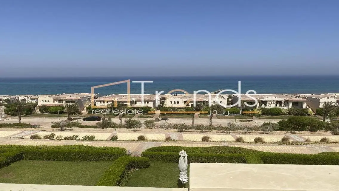 Stunning Villa for Sale Overlooking Lakes