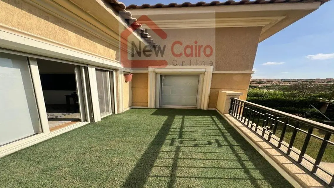 شقة فاخرة في AUC مع إطلالة رائعة