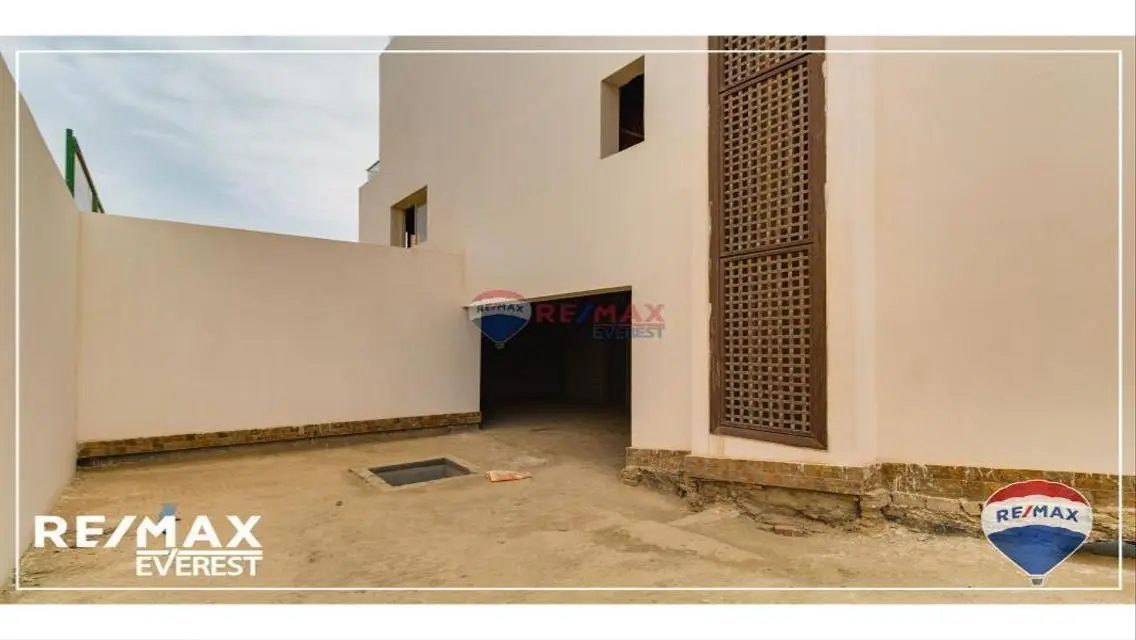 توين هاوس ريسيل بموقع مميز في كمبوند UPville