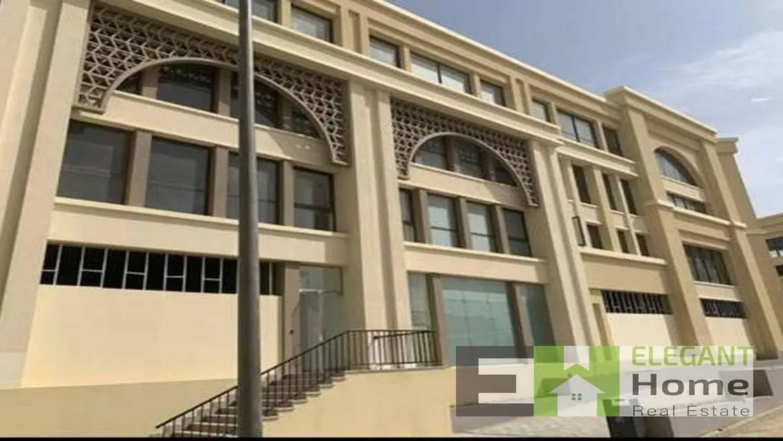 شقة مميزة للبيع - 245 متر بسعر 343,000