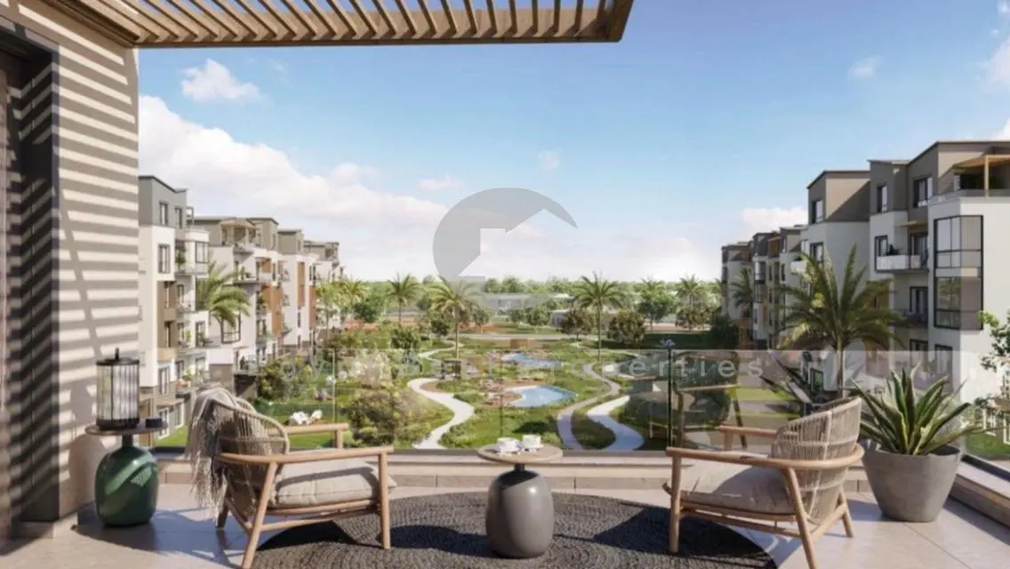Townhouse for sale /Hydepark new cairo /10 years