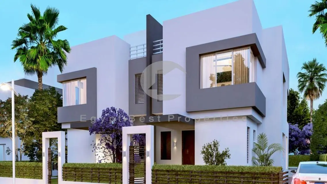 Townhouse for sale /Hydepark new cairo /10 years